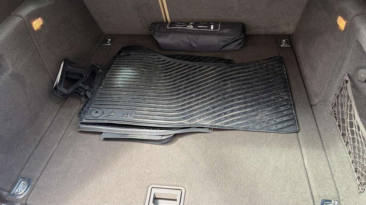 Audi A4 2013 — photo 16