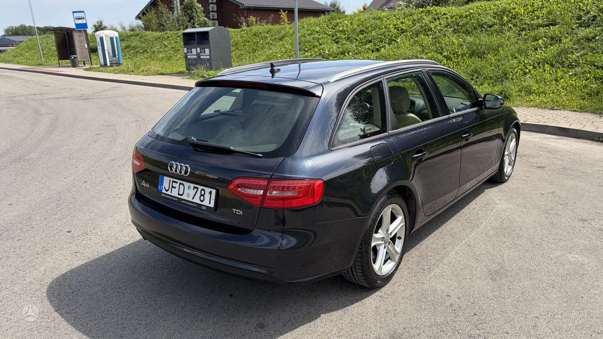 Audi A4 2013 — interior