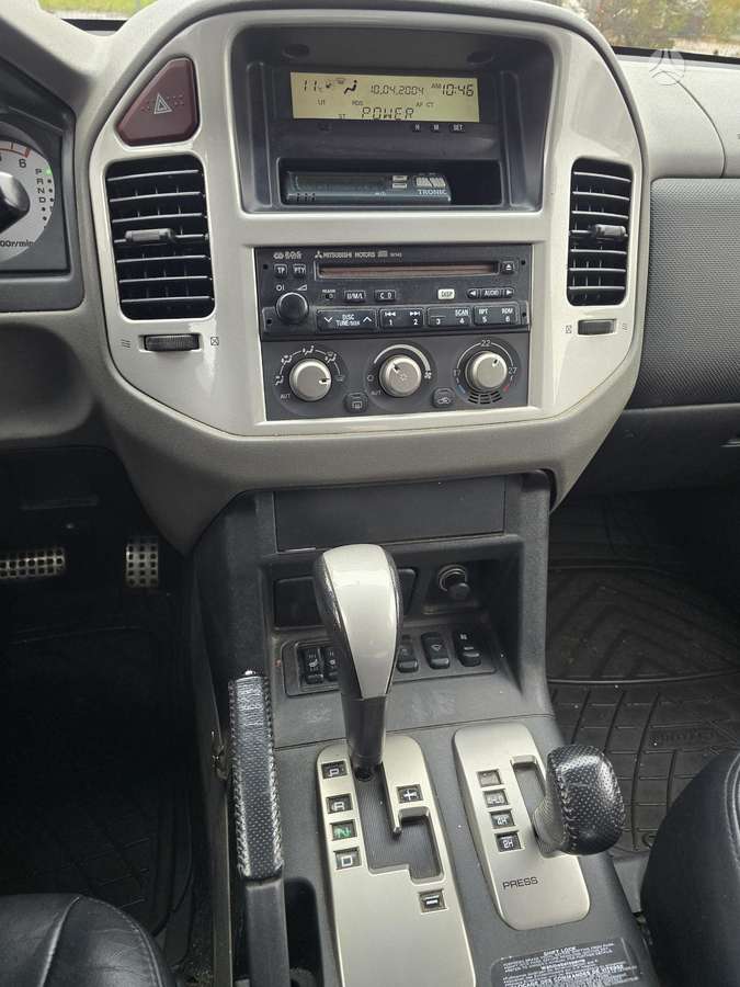 Mitsubishi Pajero 2006 — photo 12