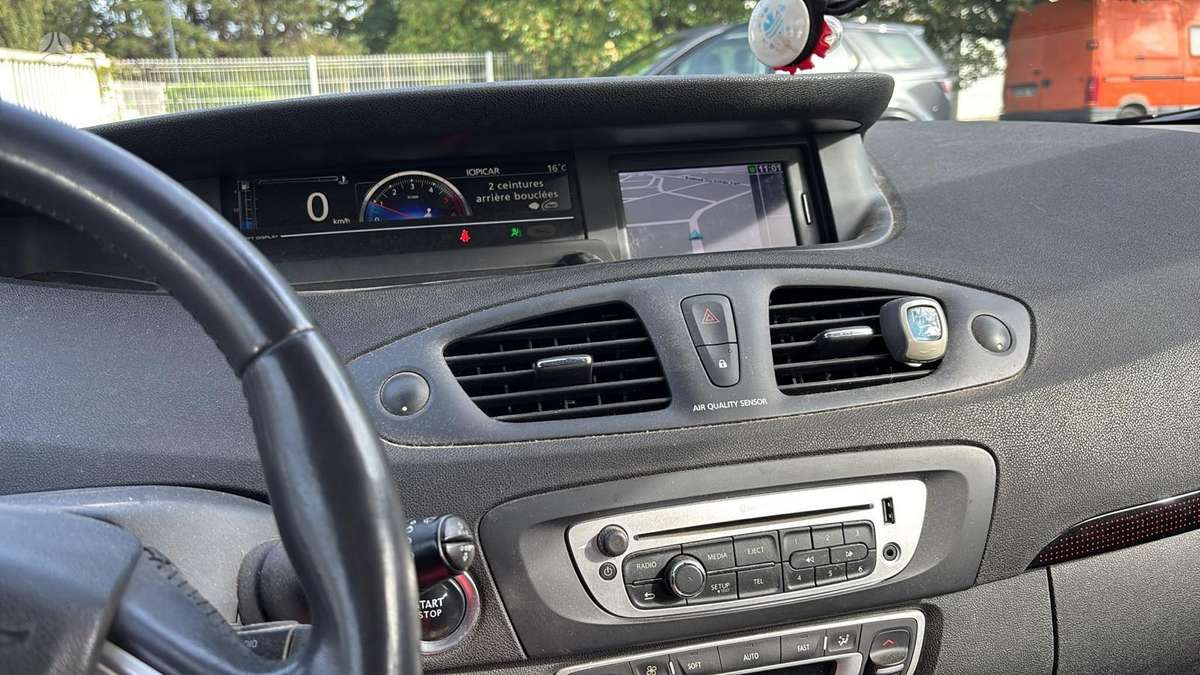 Renault Scenic 2012 — photo 7