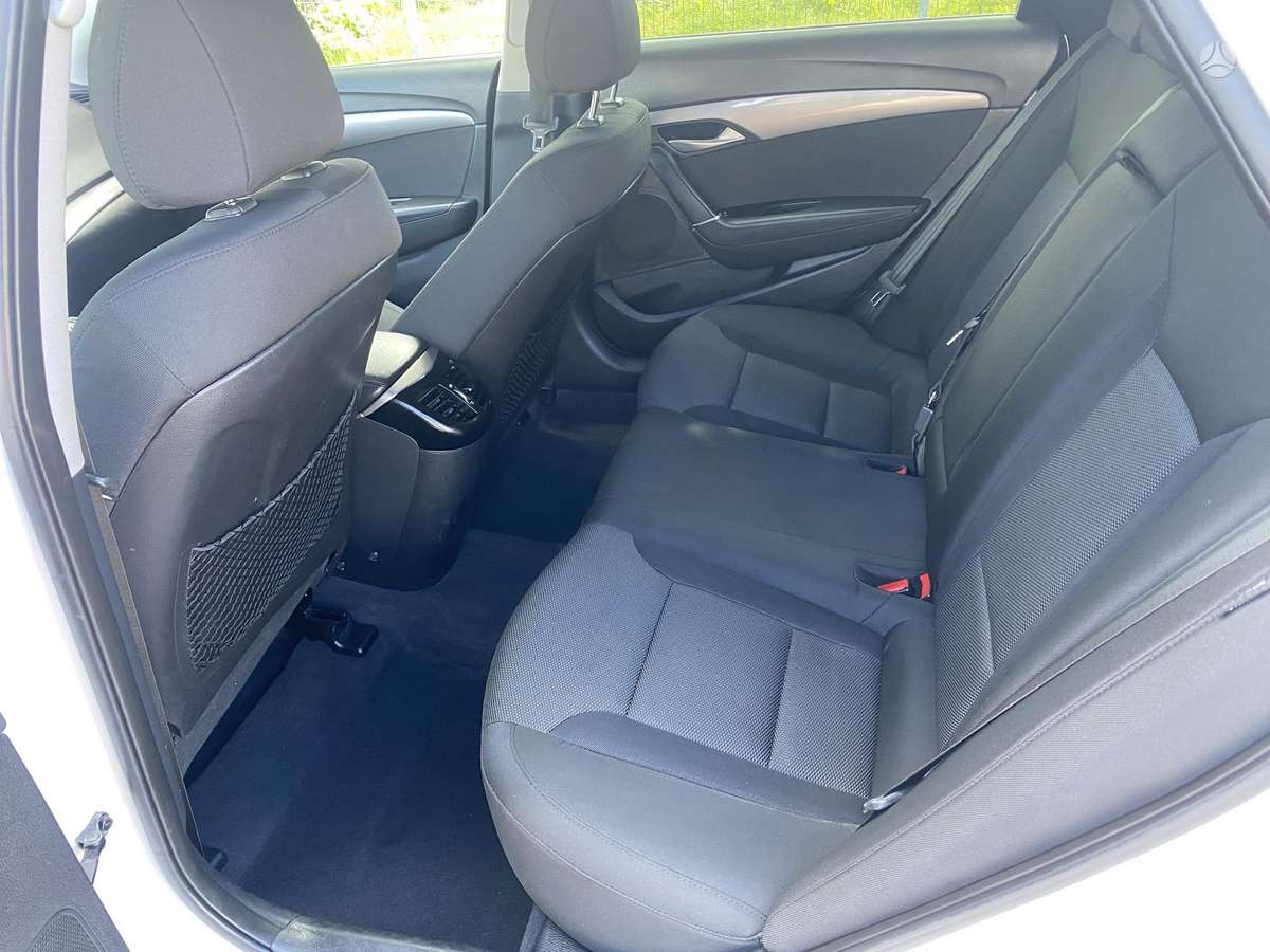 Hyundai i40 2014 — photo 17