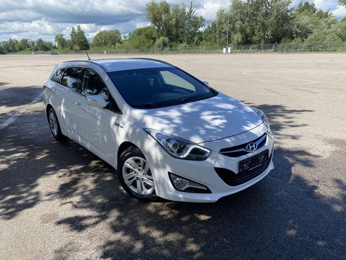 Hyundai i40 2014 — rear view