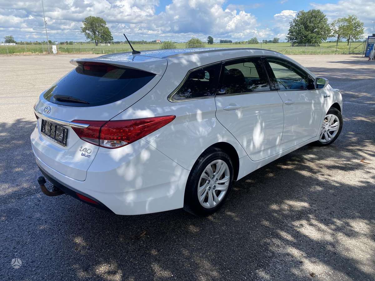 Hyundai i40 2014 — engine 1685 cm³, 116 HP (85kW)