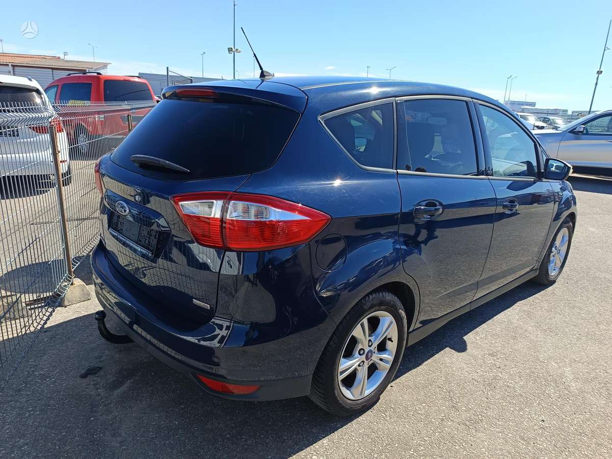 Ford C-MAX 2013 — салон