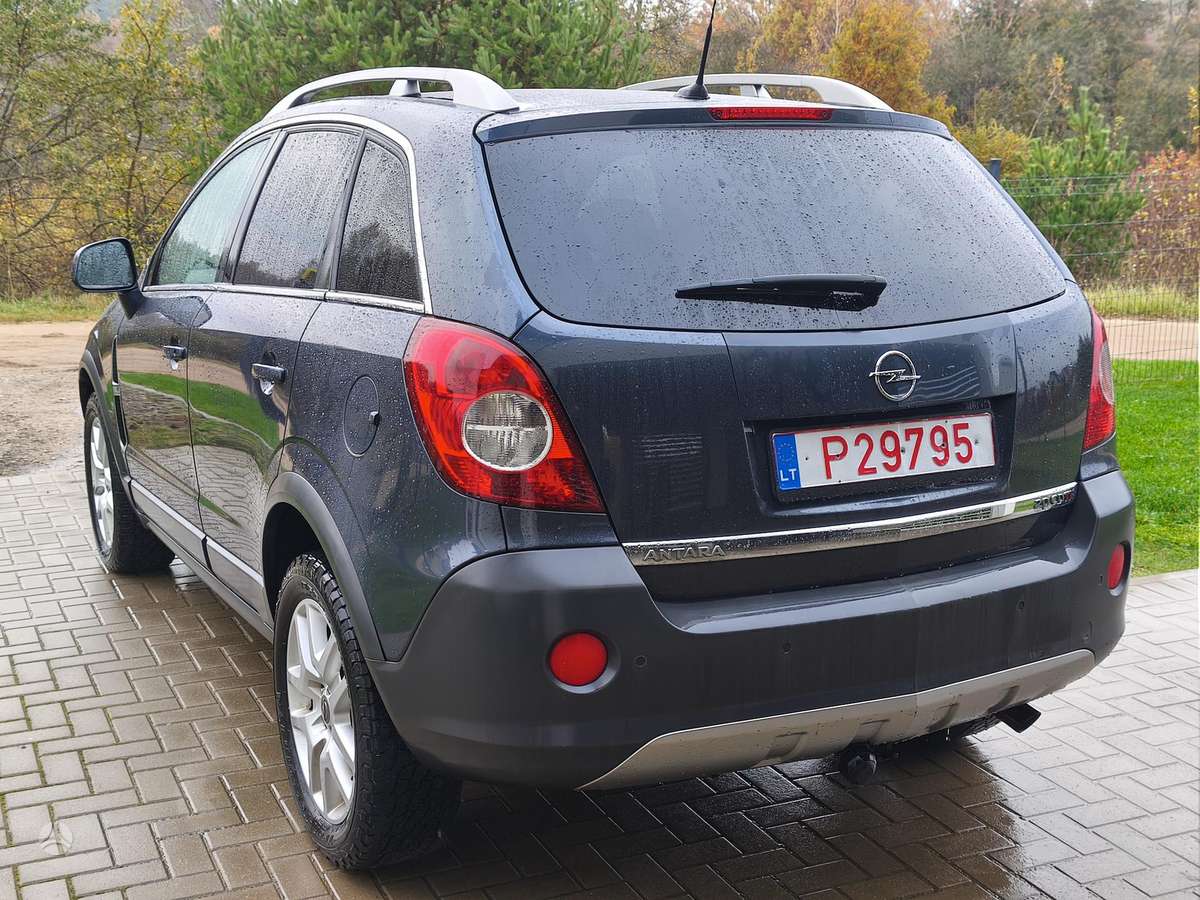 Opel Antara 2009 — салон