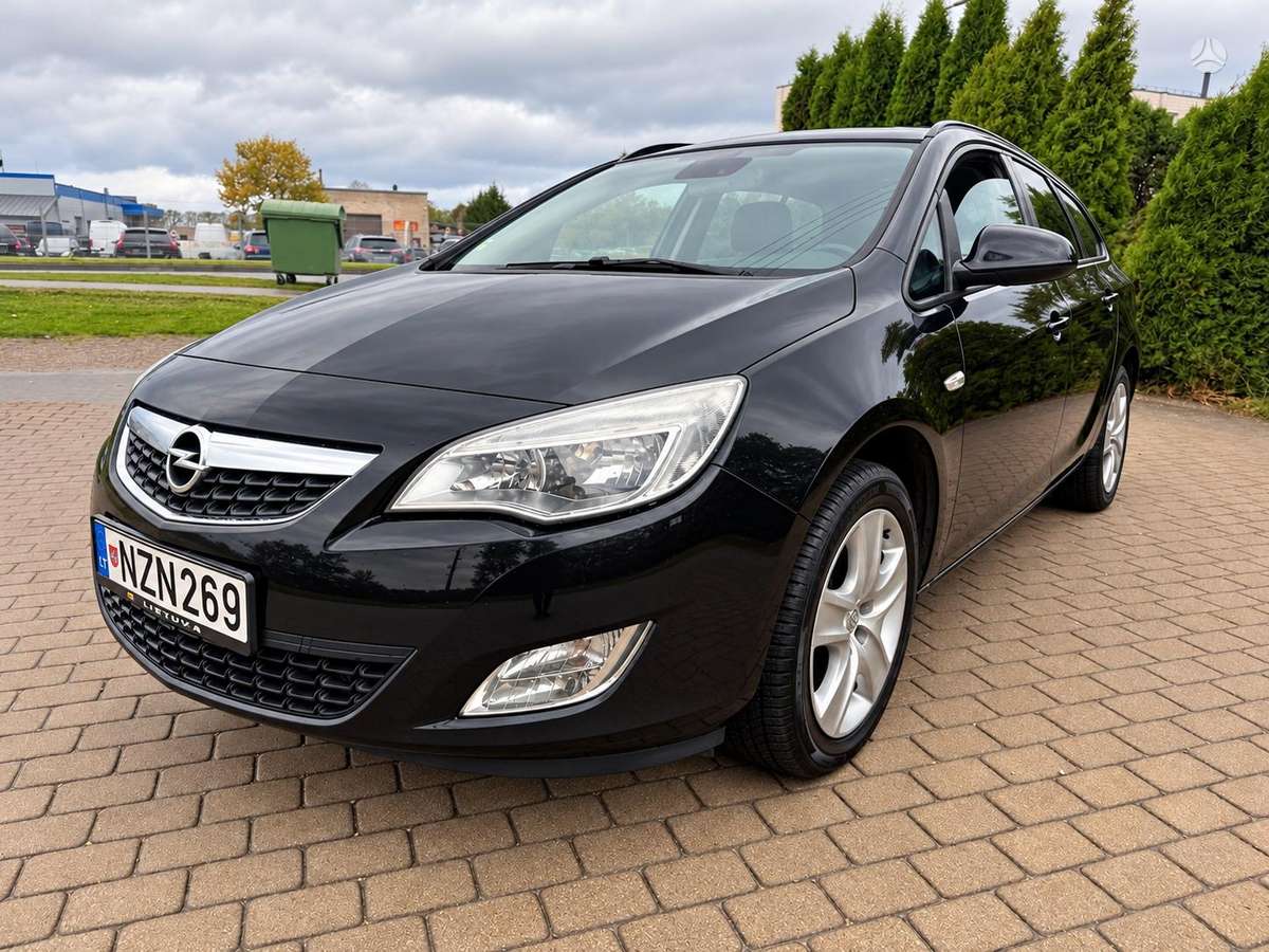 Opel Astra 2012 — двигун 1686 cm³, 125 HP (92kW)