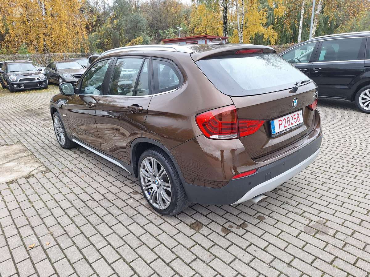 BMW X1 2010 — engine 1995 cm³, 204 HP (150kW)