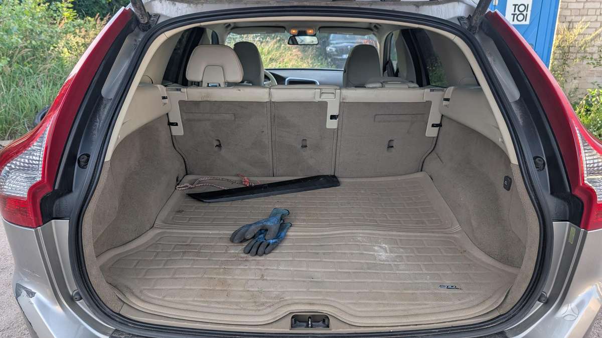 Volvo XC60 2013 — photo 11