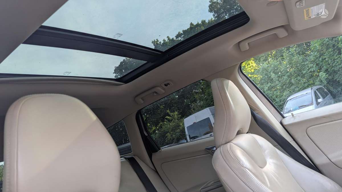 Volvo XC60 2013 — photo 12