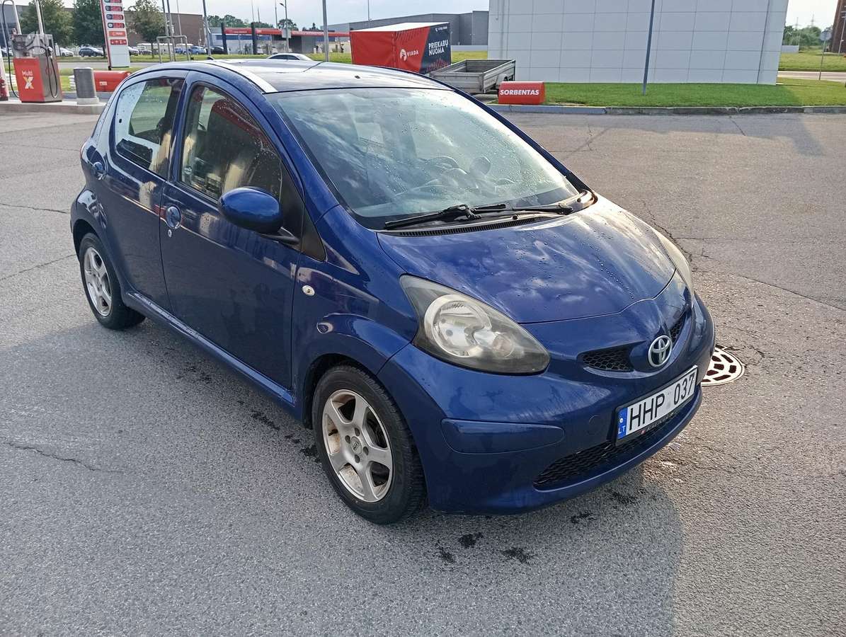 Toyota Aygo 2008 — вигляд ззаду
