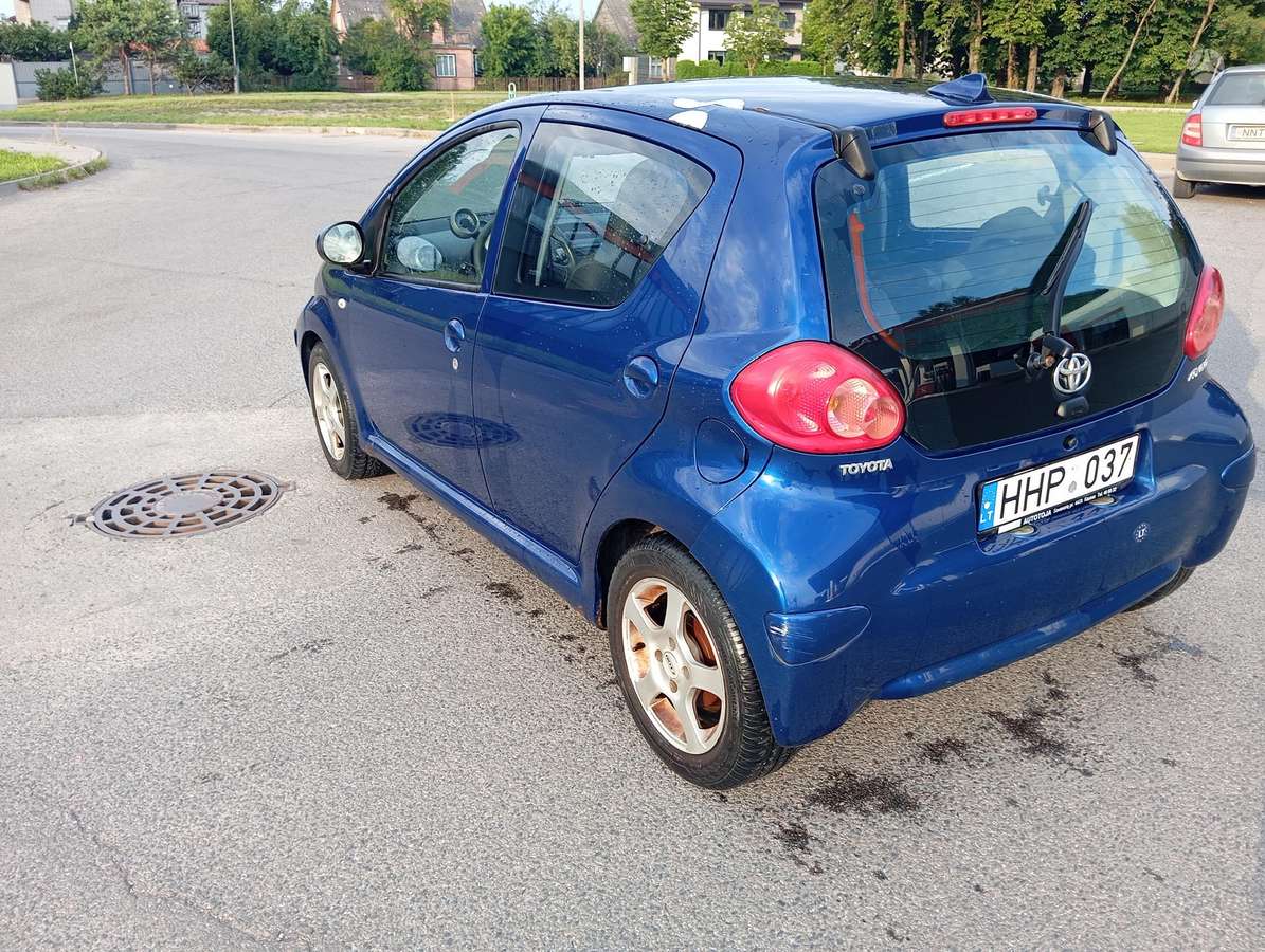 Toyota Aygo 2008 — двигун 1000 cm³, 68 HP (50kW)