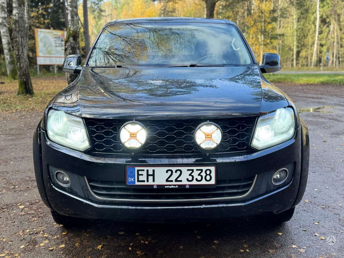 Volkswagen Amarok 2013 — вигляд ззаду