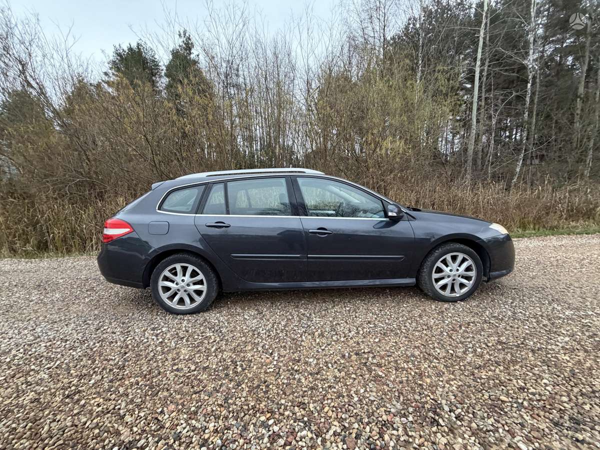Renault Laguna 2009 — салон