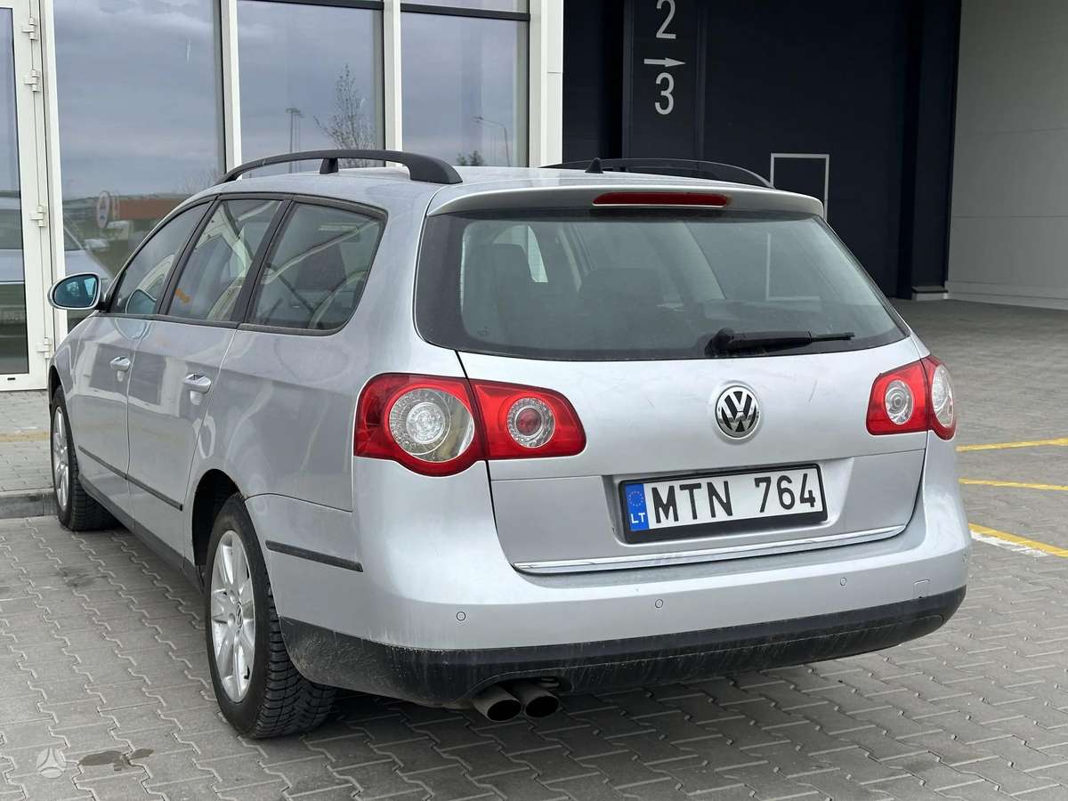 Volkswagen Passat 2010 — engine 1968 cm³, 140 HP (103kW)