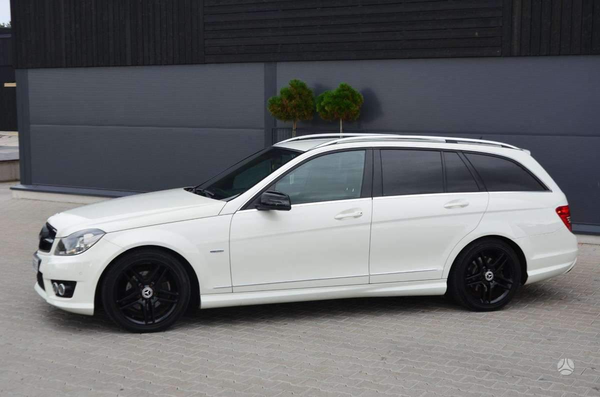 Mercedes-Benz C220 2012 — photo 10