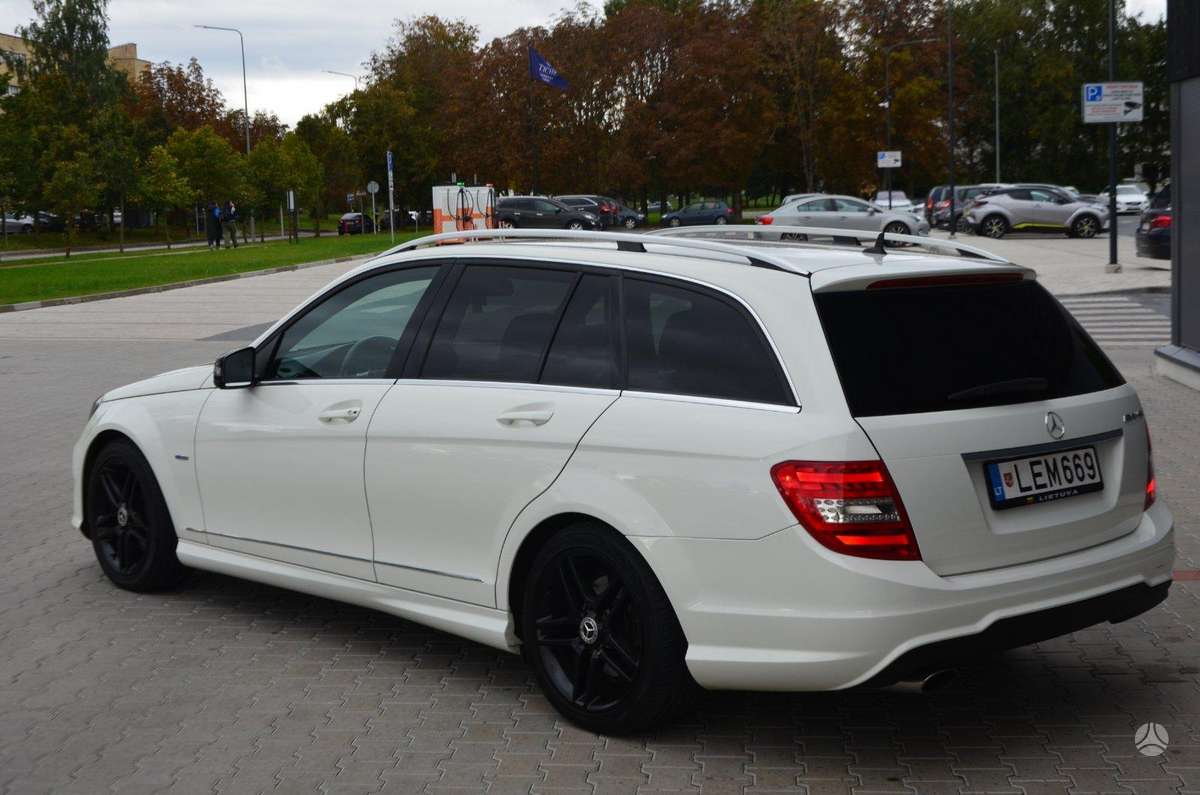 Mercedes-Benz C220 2012 — photo 14