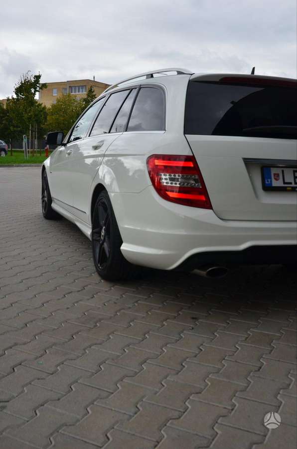 Mercedes-Benz C220 2012 — photo 15