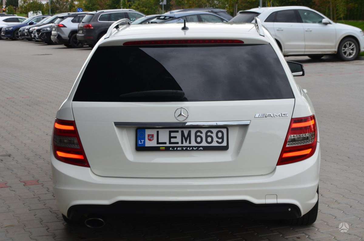 Mercedes-Benz C220 2012 — photo 16
