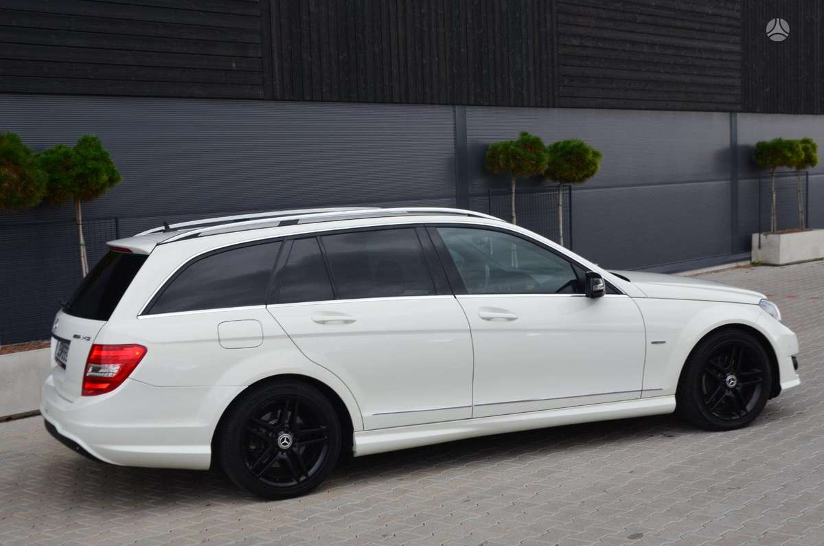 Mercedes-Benz C220 2012 — photo 18