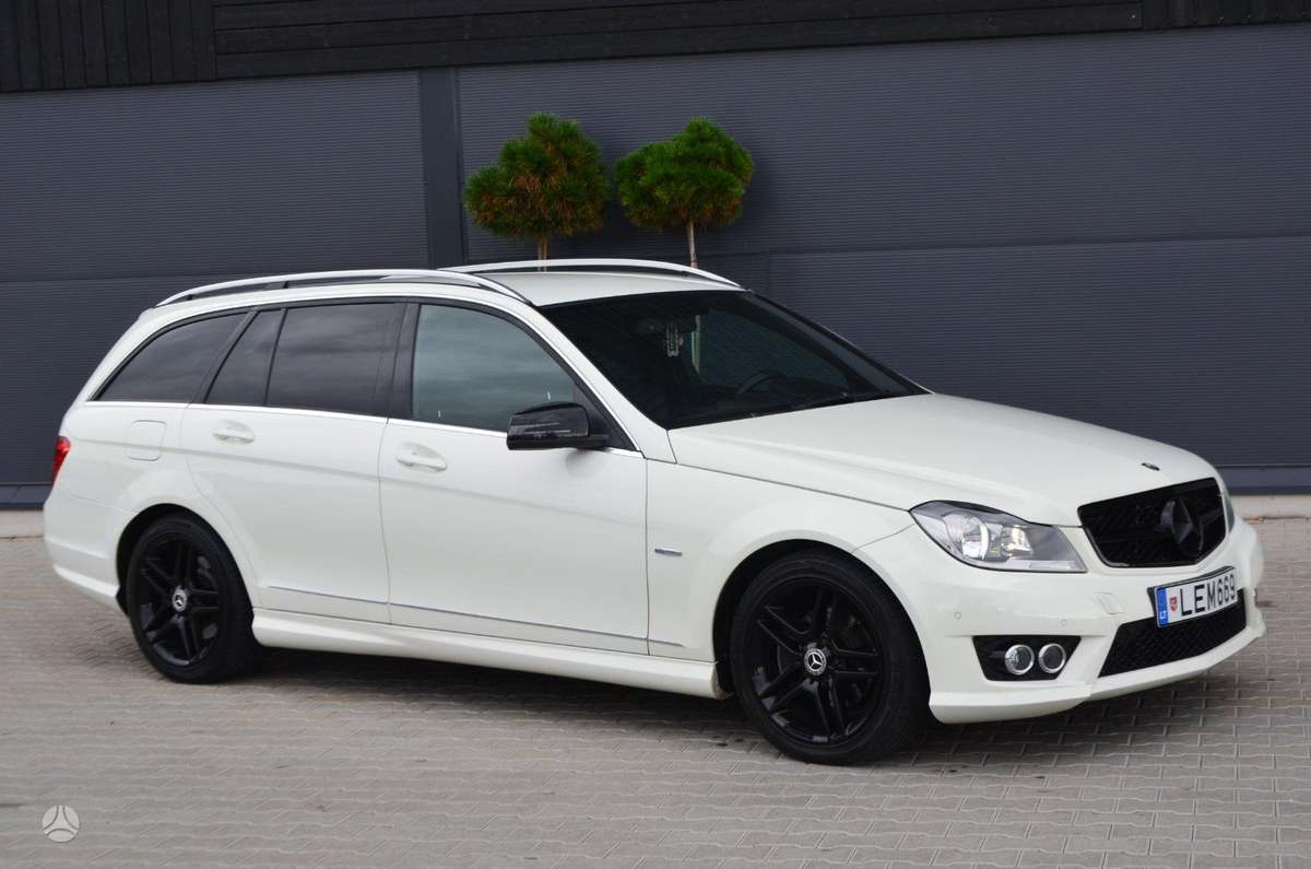 Mercedes-Benz C220 2012 — photo 20