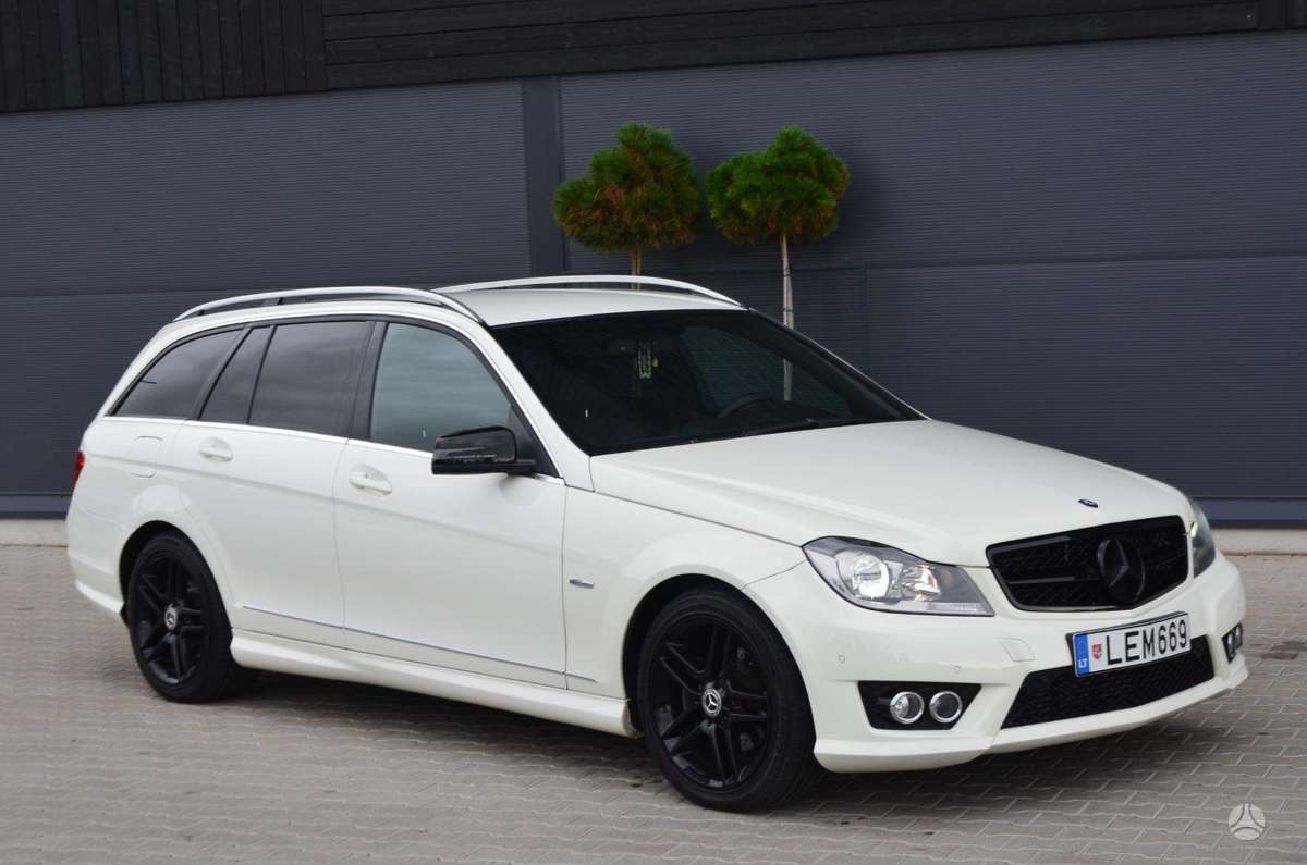 Mercedes-Benz C220 2012 — photo 22