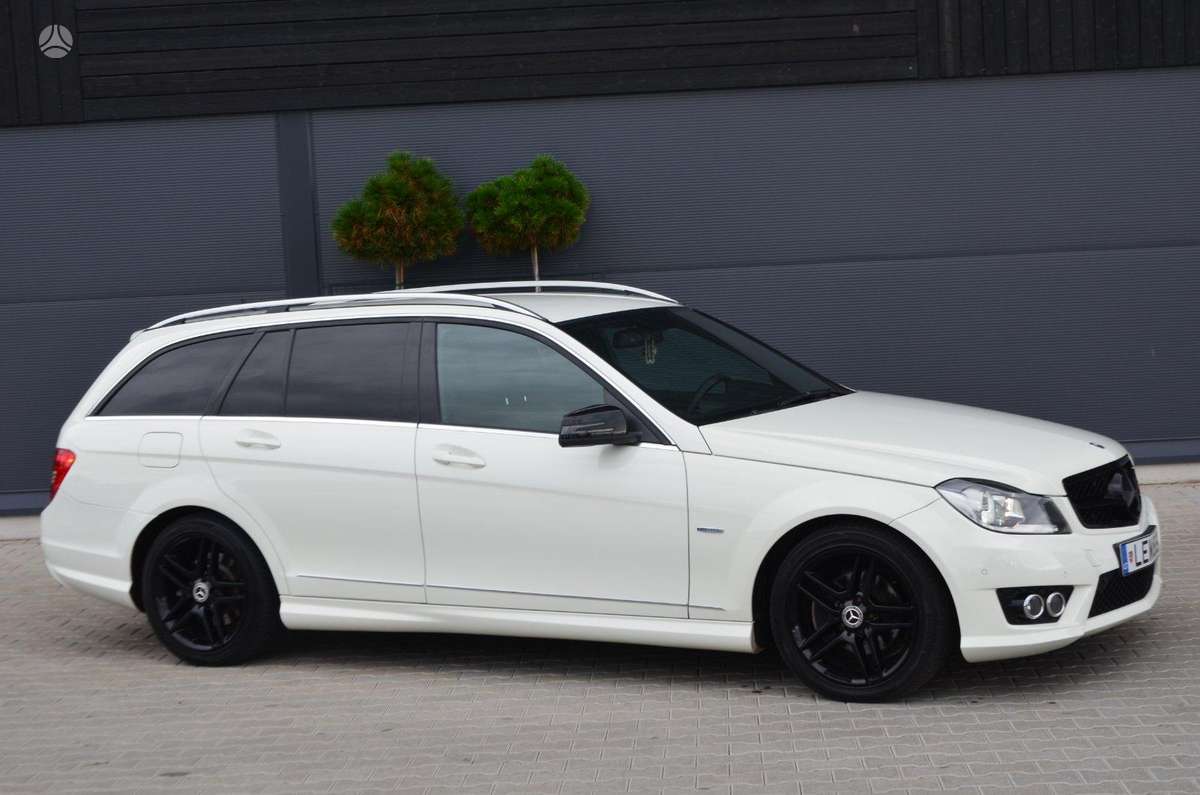 Mercedes-Benz C220 2012 — photo 23