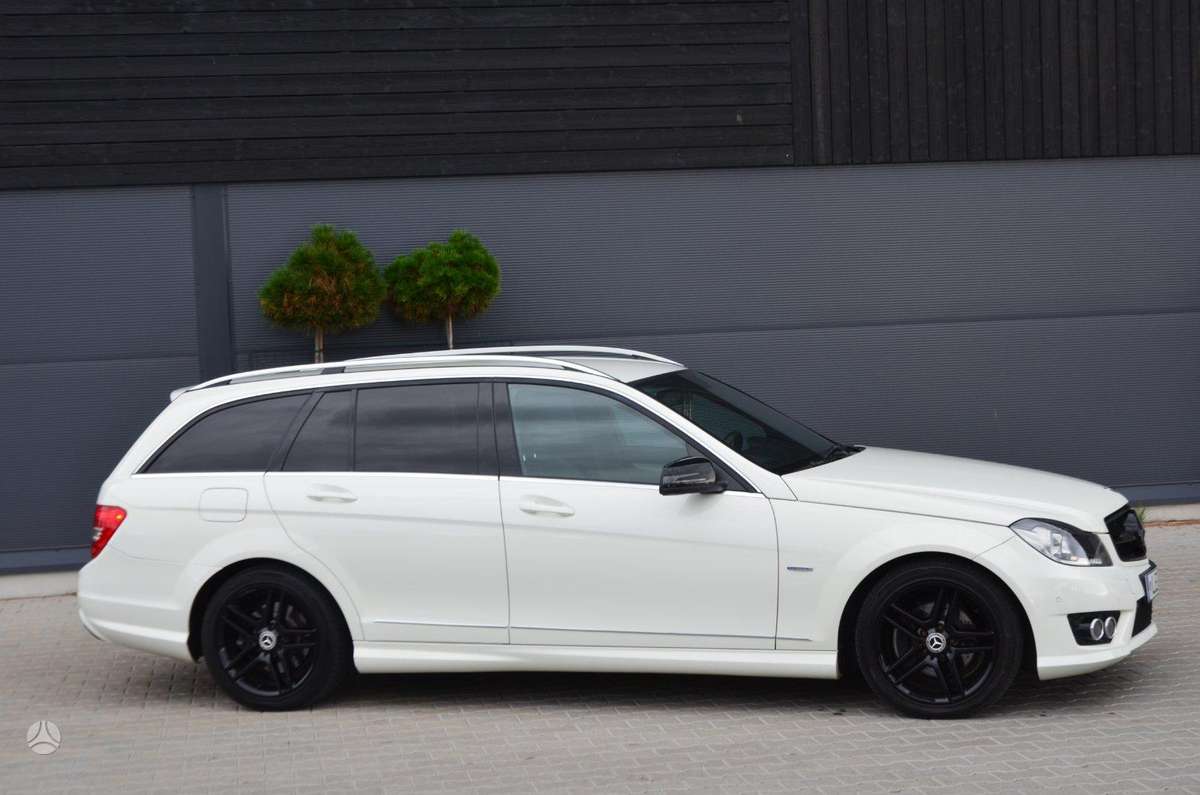 Mercedes-Benz C220 2012 — photo 25