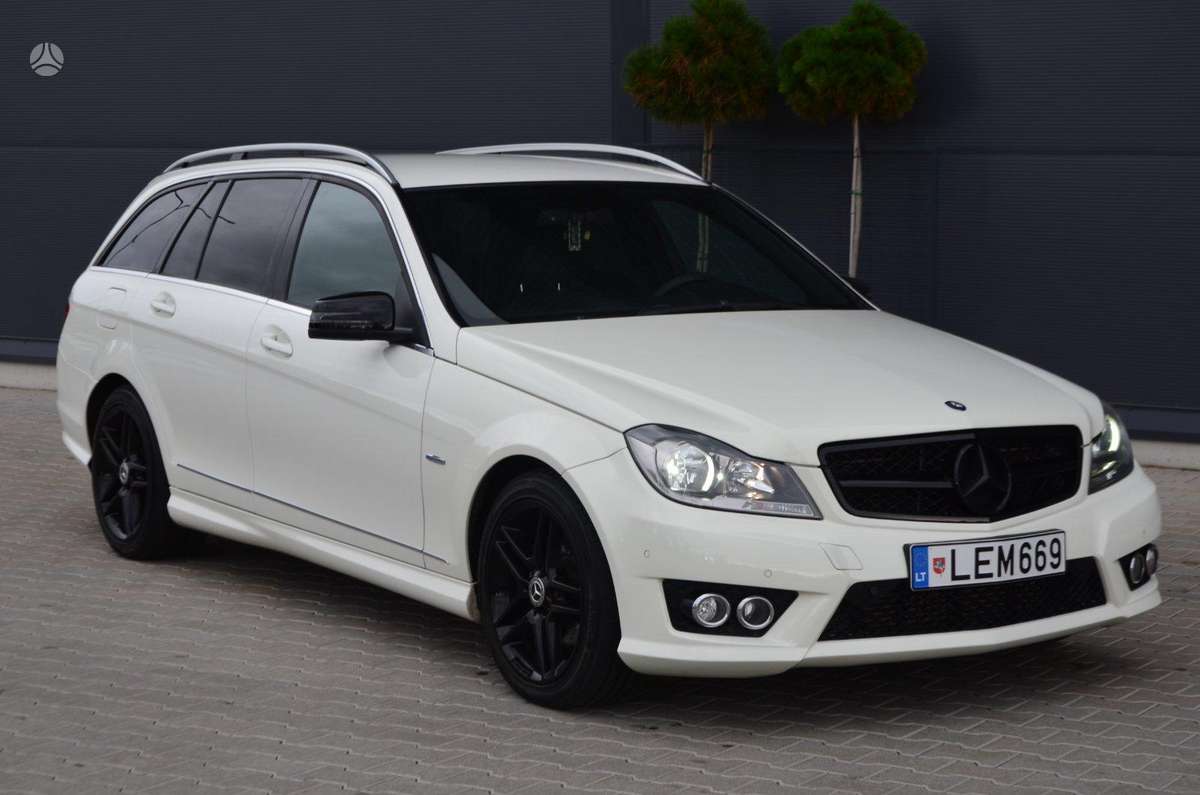 Mercedes-Benz C220 2012 — photo 28