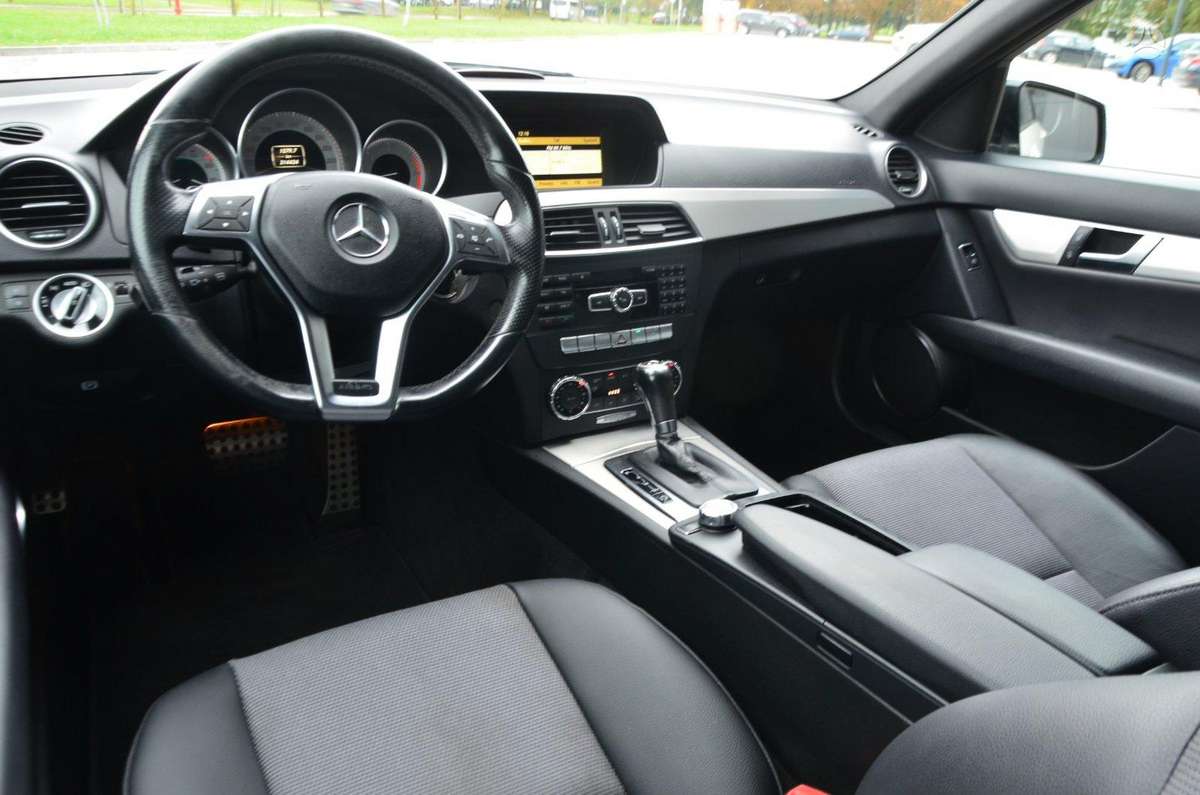 Mercedes-Benz C220 2012 — photo 38
