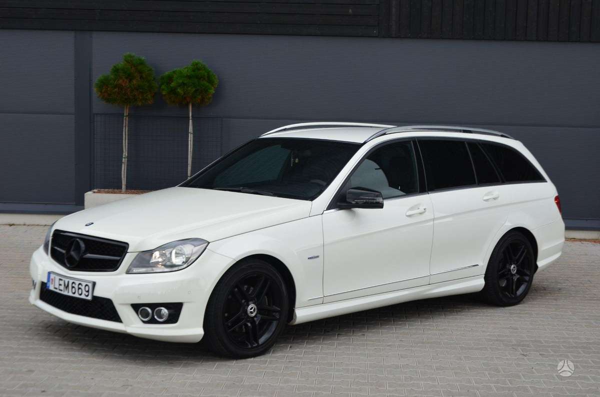 Mercedes-Benz C220 2012 — photo 9