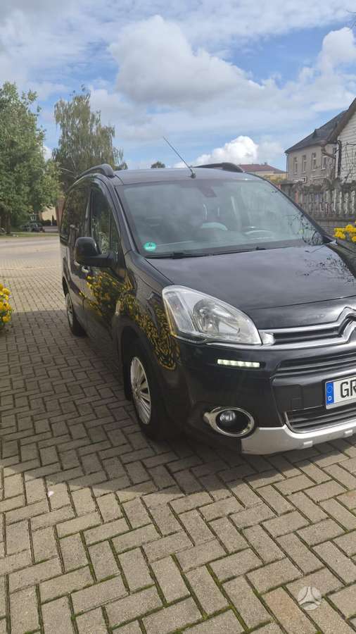 Citroen Berlingo 2015 — rear view