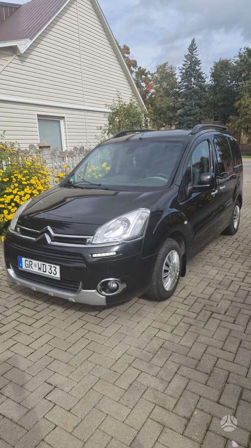 Citroen Berlingo 2015 — interior