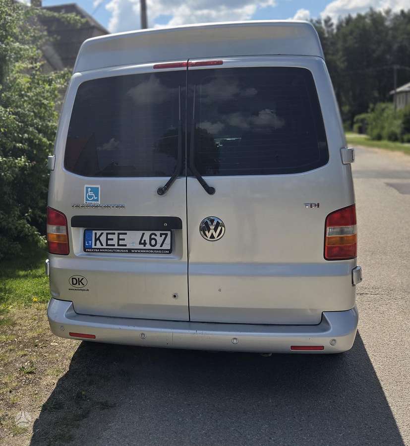 Volkswagen Transporter 2007 — салон