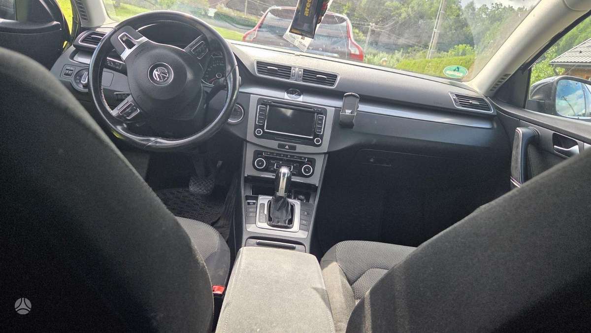 Volkswagen Passat 2011 — двигун 1968 cm³, 140 HP (103kW)