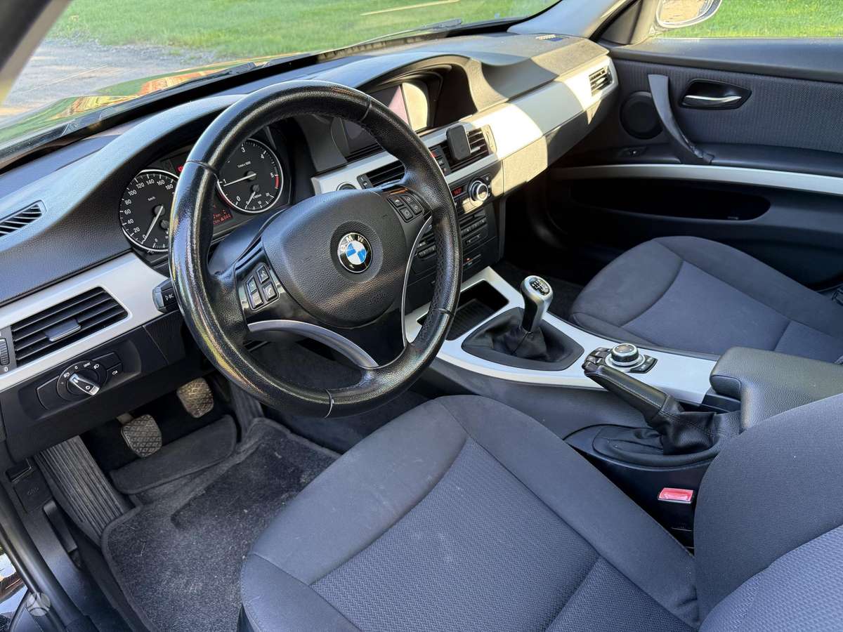 BMW 316 2010 — photo 5