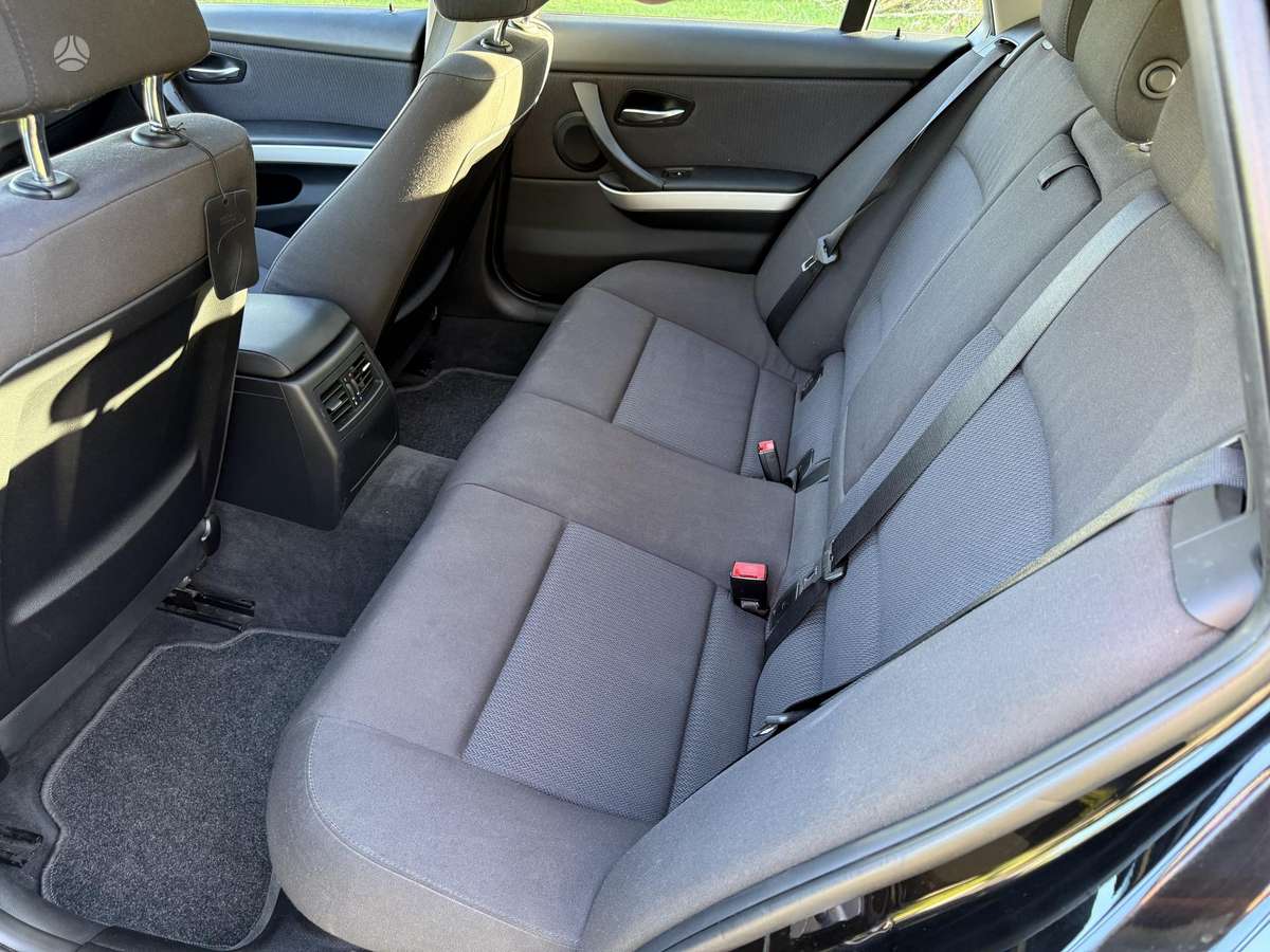 BMW 316 2010 — photo 9