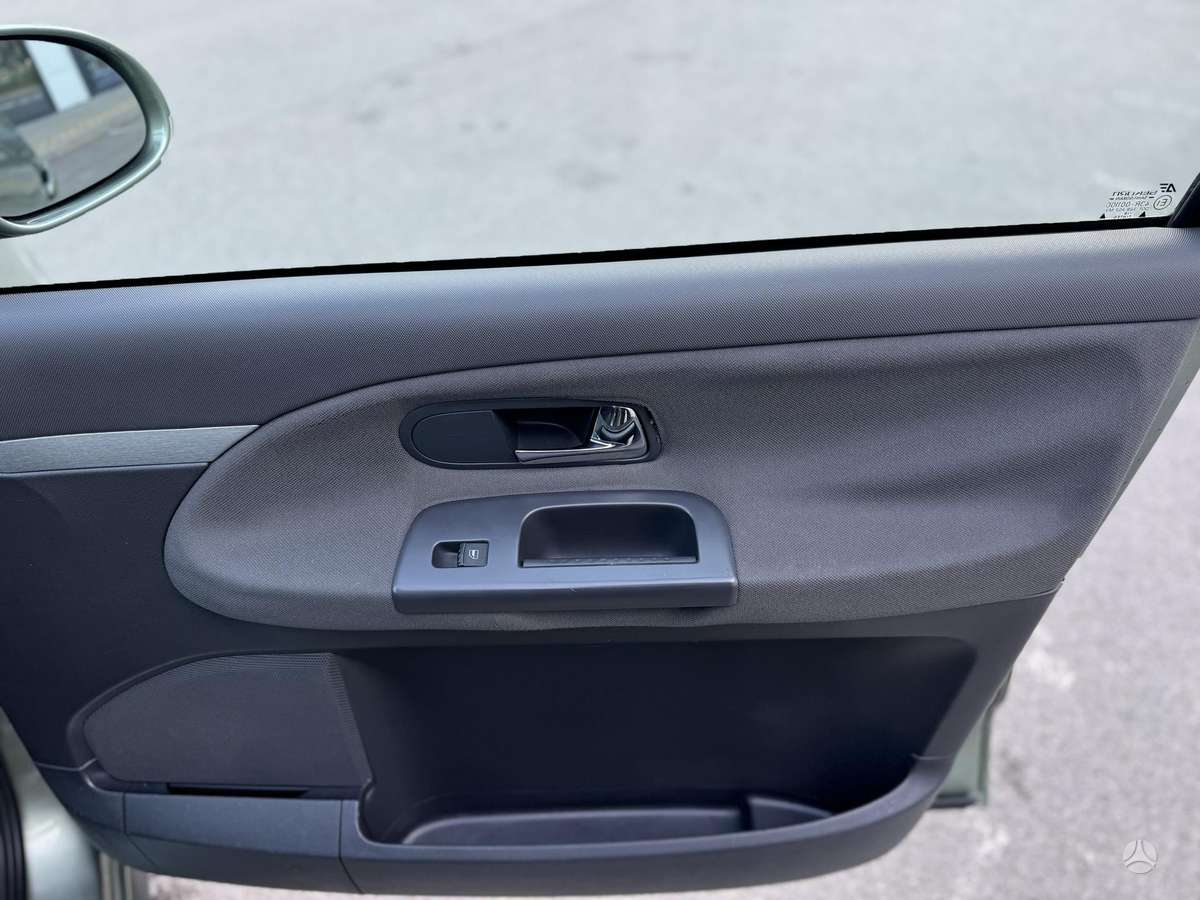 Volkswagen Sharan 2004 — photo 16