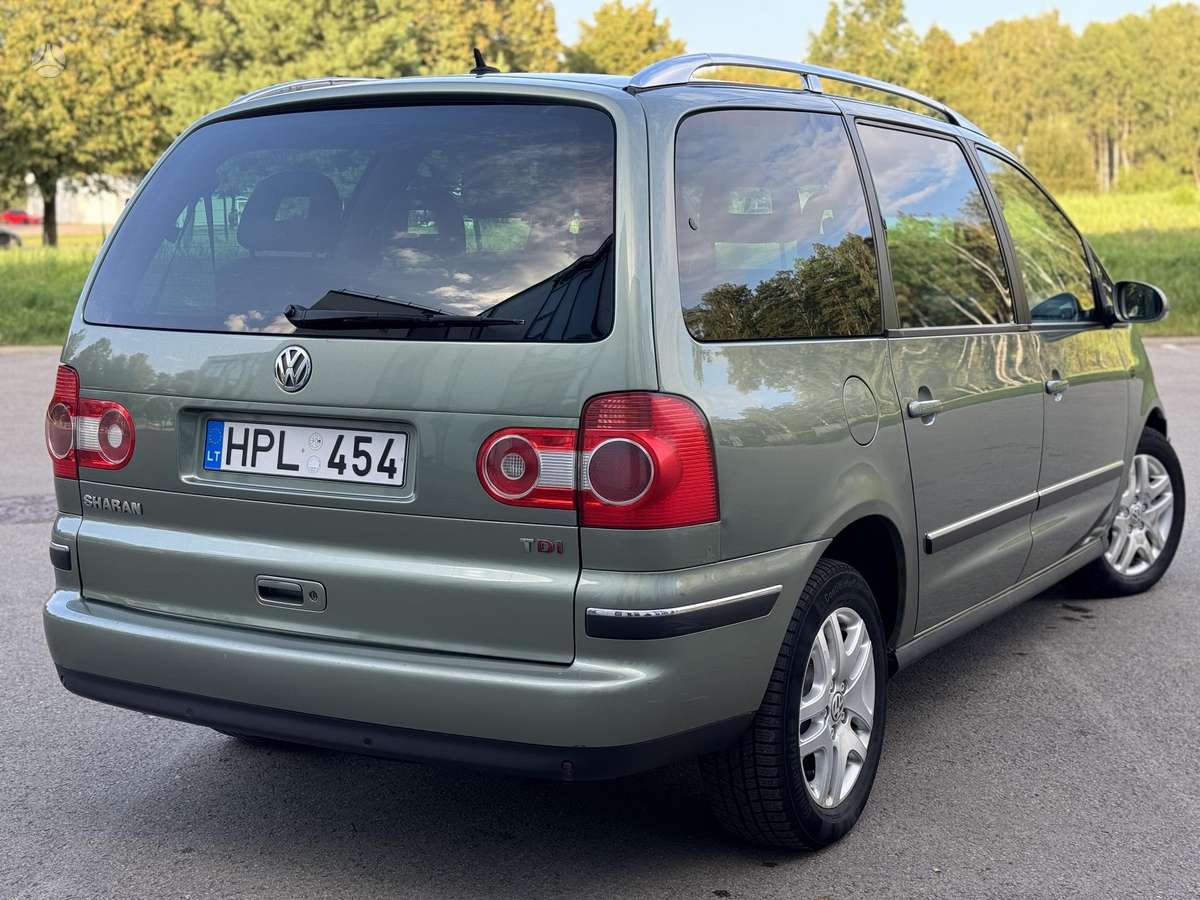 Volkswagen Sharan 2004 — interior
