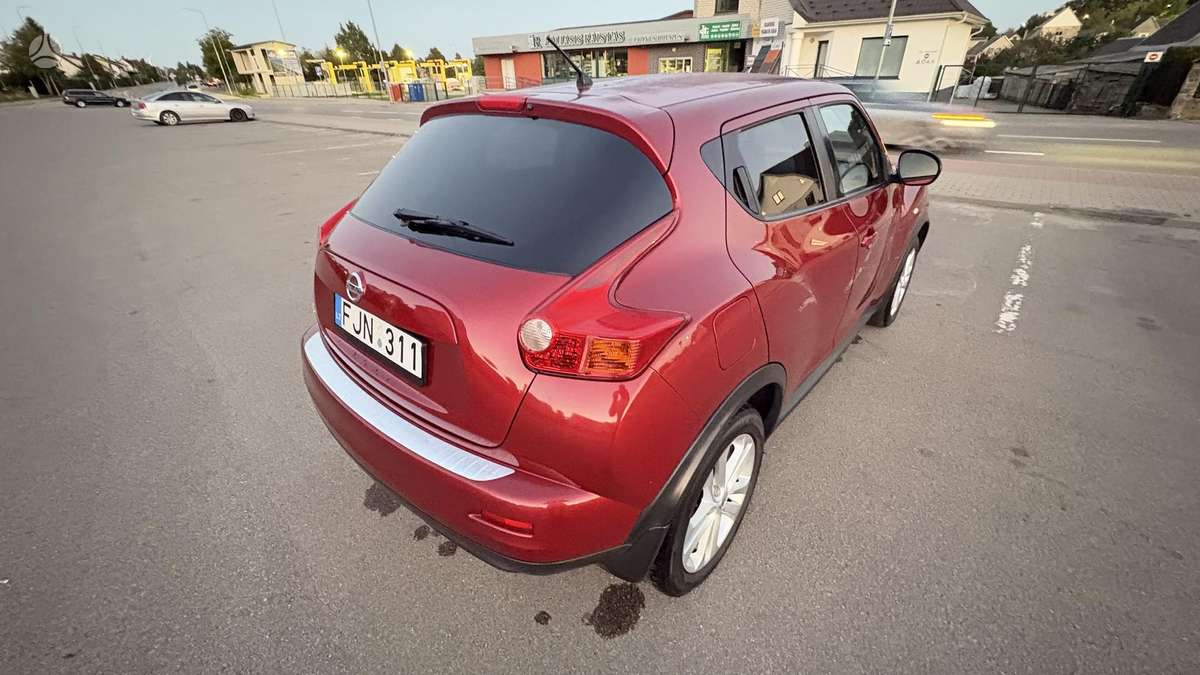 Nissan Juke 2011 — engine 1500 cm³, 110 HP (81kW)