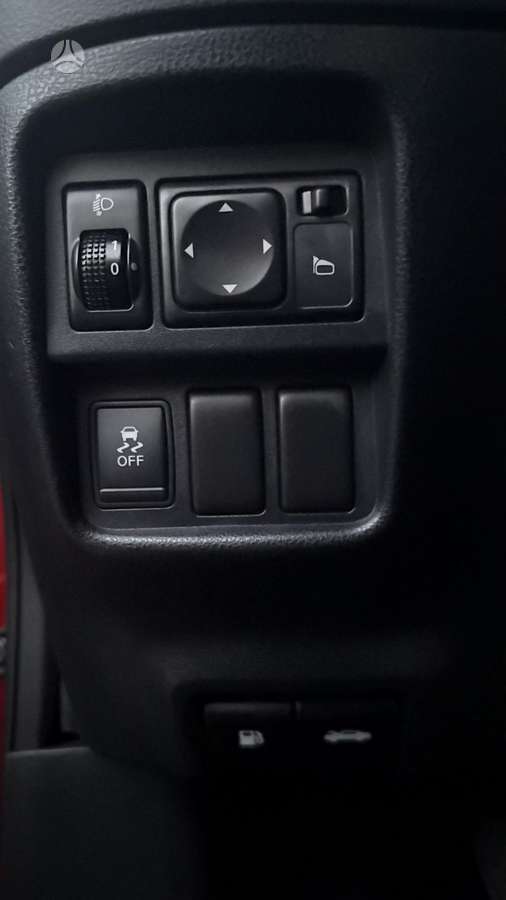 Nissan Juke 2011 — photo 8