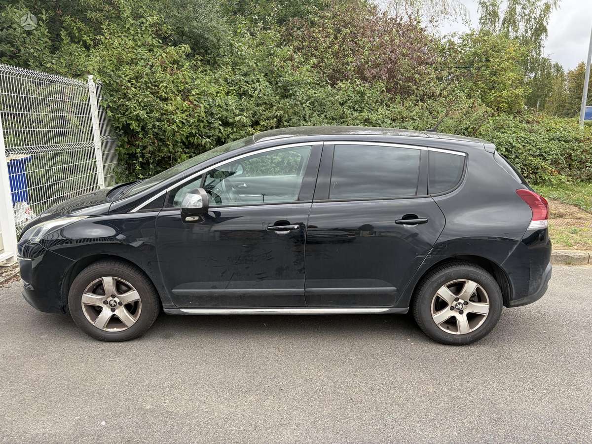 Peugeot 3008 2014 — interior