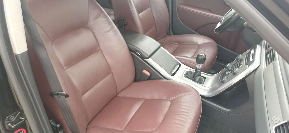 Volvo V70 2013 — photo 13