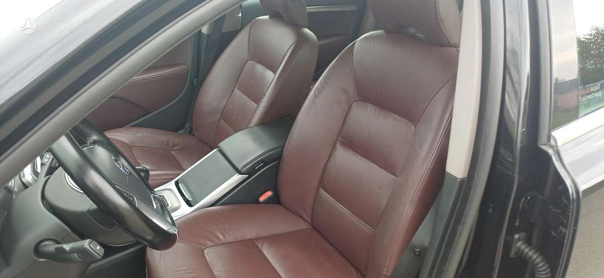 Volvo V70 2013 — photo 8
