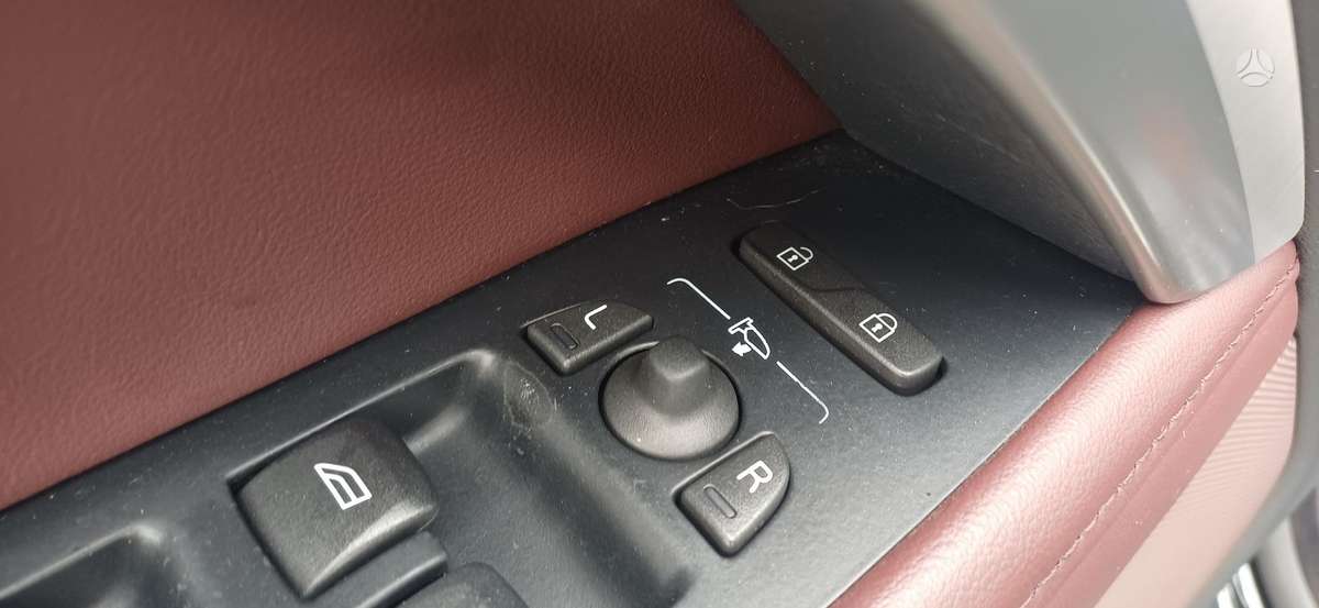 Volvo V70 2013 — photo 9