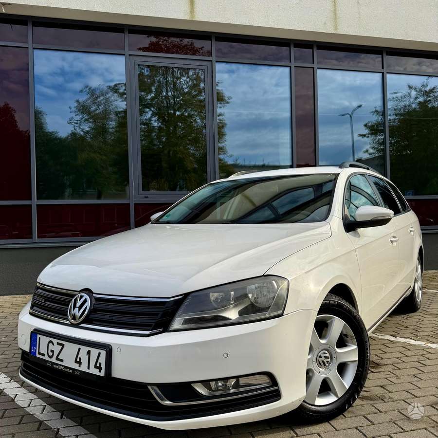 Volkswagen Passat 2012 — салон