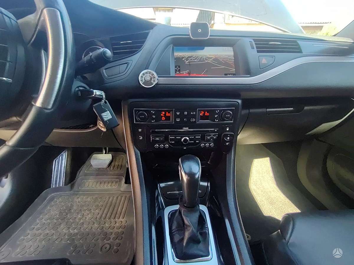 Citroen C5 2011 — photo 12