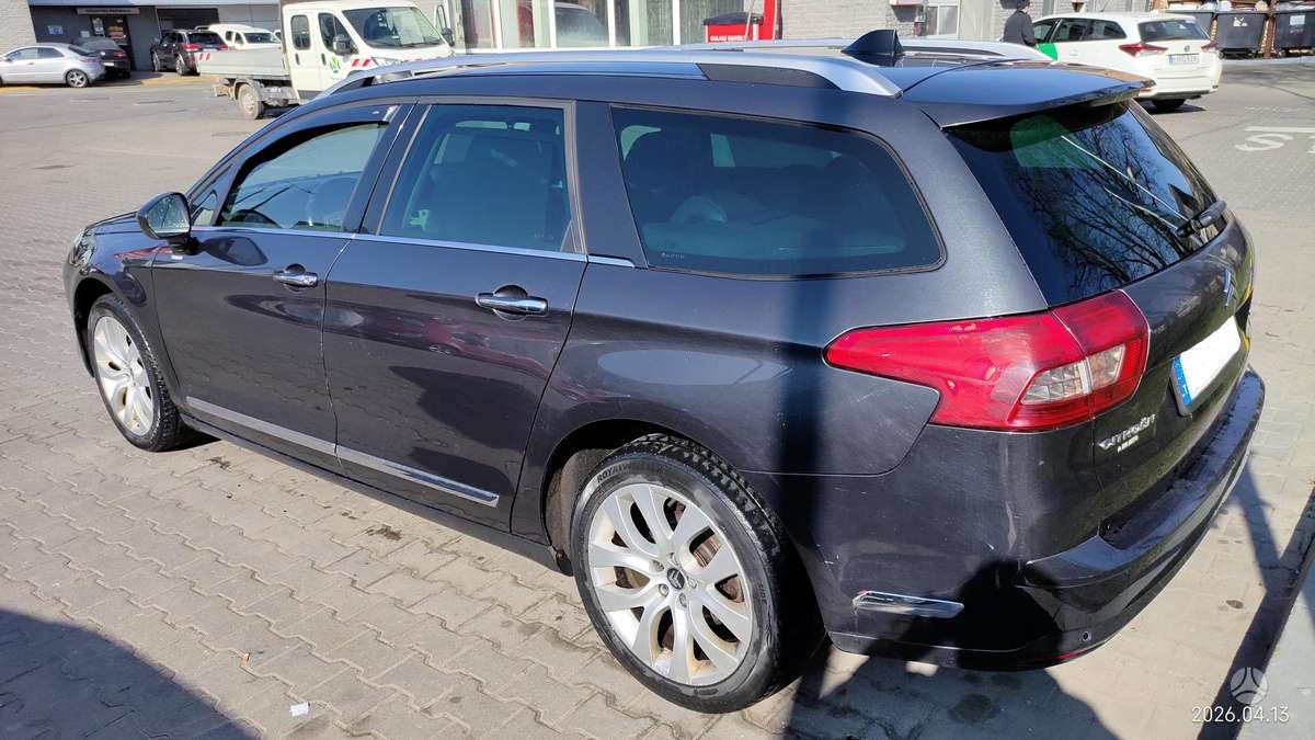 Citroen C5 2011 — rear view