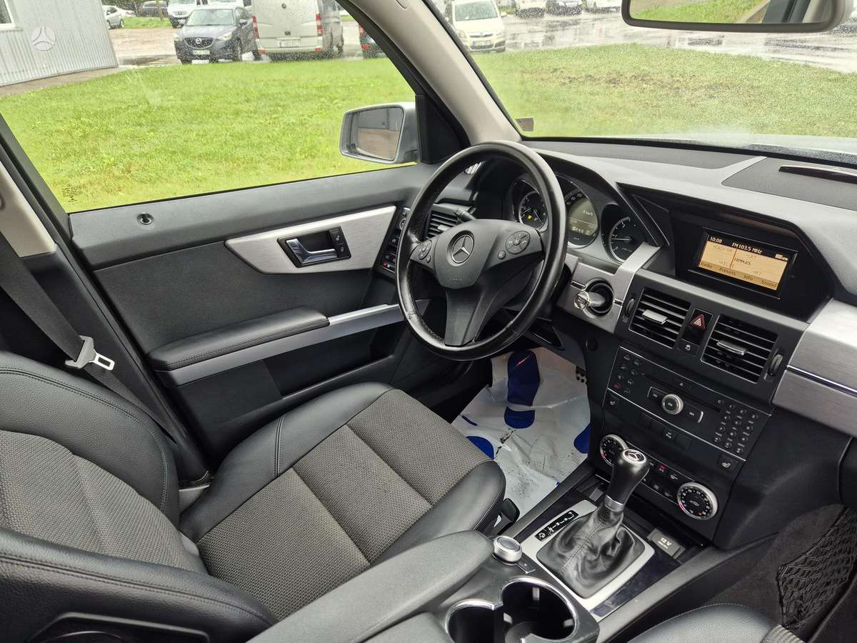 Mercedes-Benz GLK220 2010 — photo 16