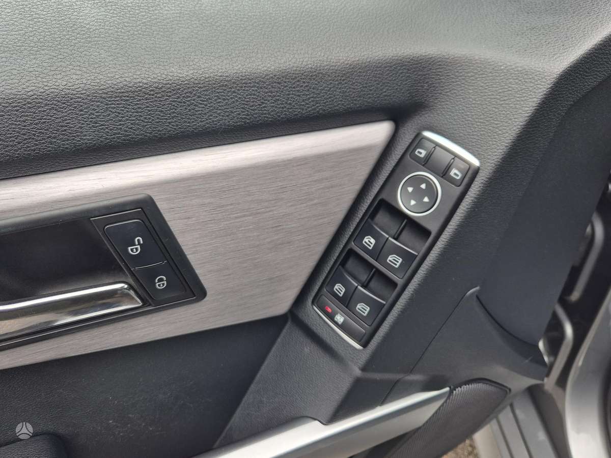 Mercedes-Benz GLK220 2010 — photo 19