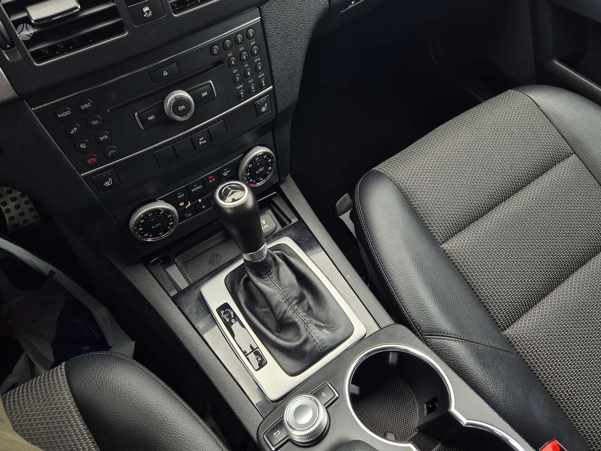 Mercedes-Benz GLK220 2010 — photo 21
